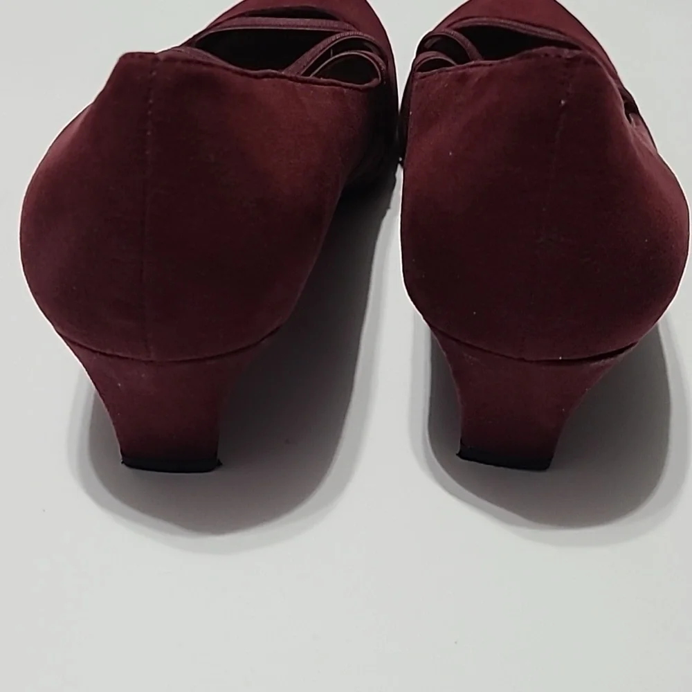 LAURA ASHLEY‎ HEELS 7M LA-ORIEL